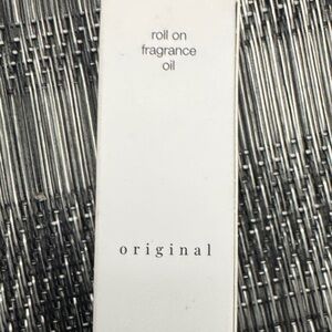 r ddle Roll On Fragrance Oil